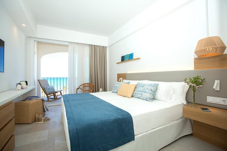 DOUBLE ROOM WITH FULL SEA VIEW DOUBLE ROOM WITH FULL SEA VIEW