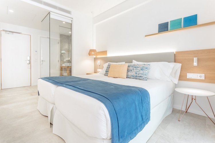 DOUBLE ROOM DOUBLE ROOM