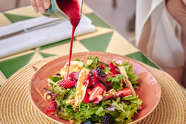 Salat mit Vinaigrette im Hotel MYSEAHOUSE Flamingo