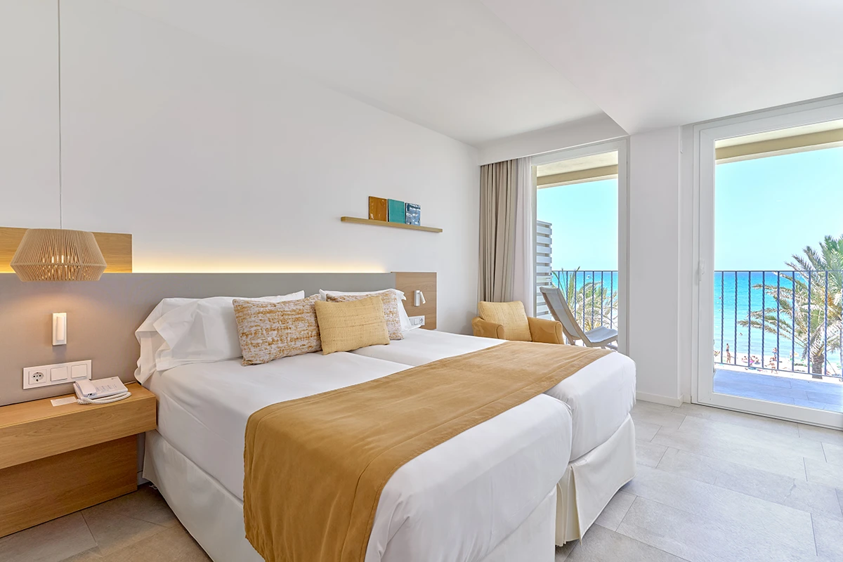 Double supérieure avec vue frontale sur la mer à l'hôtel MYSEAHOUSE Flamingo